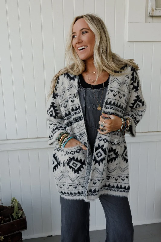 Wild Mesa Cardigan - Black