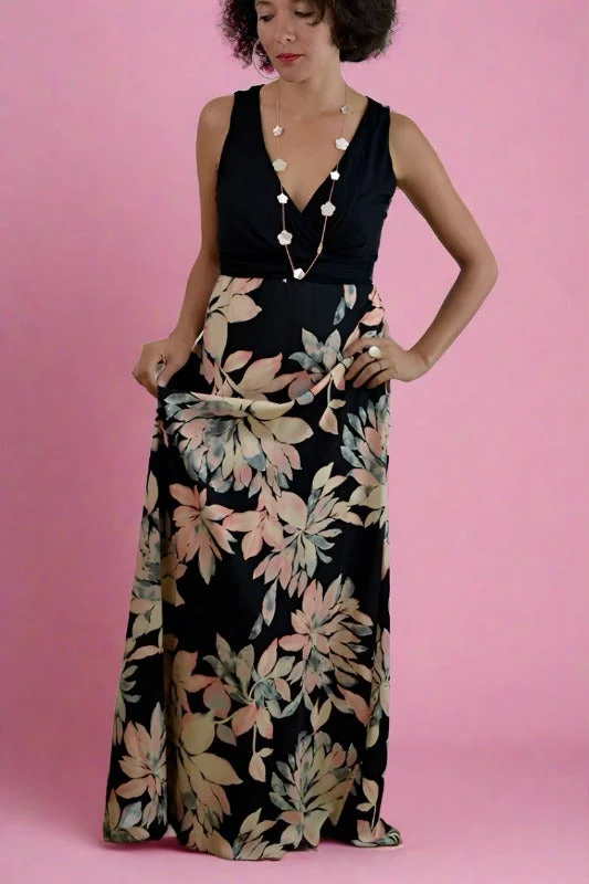 Chic Mystique Bold Flower Maxi Dress - Black